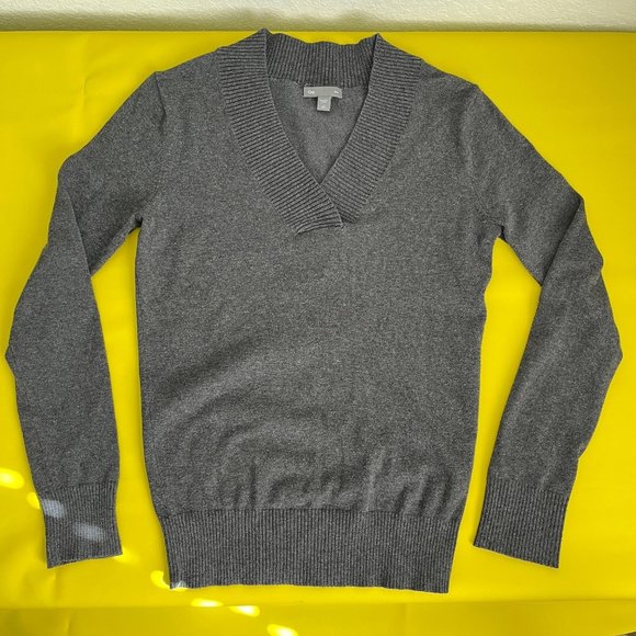 Gap V-neck Sweater, Charcoal Gray, Size XS - Picture 1 of 8